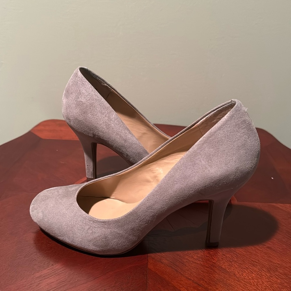 Gray heels